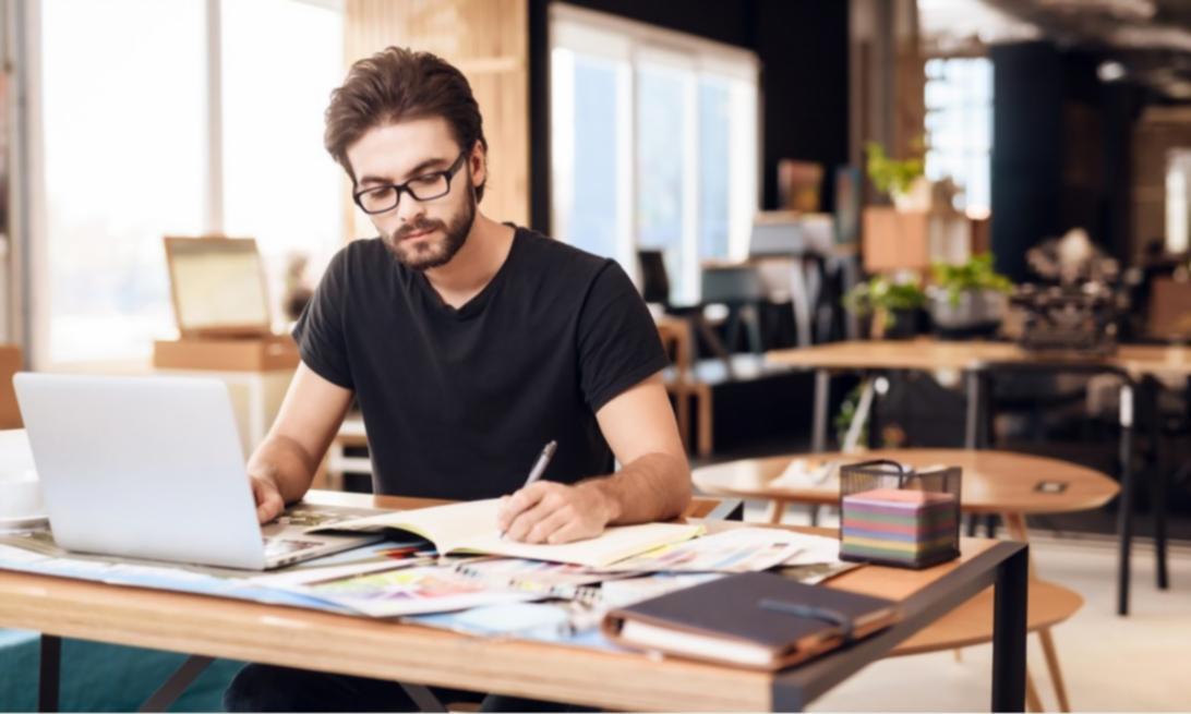 Reunión estratégica con equipo empresarial